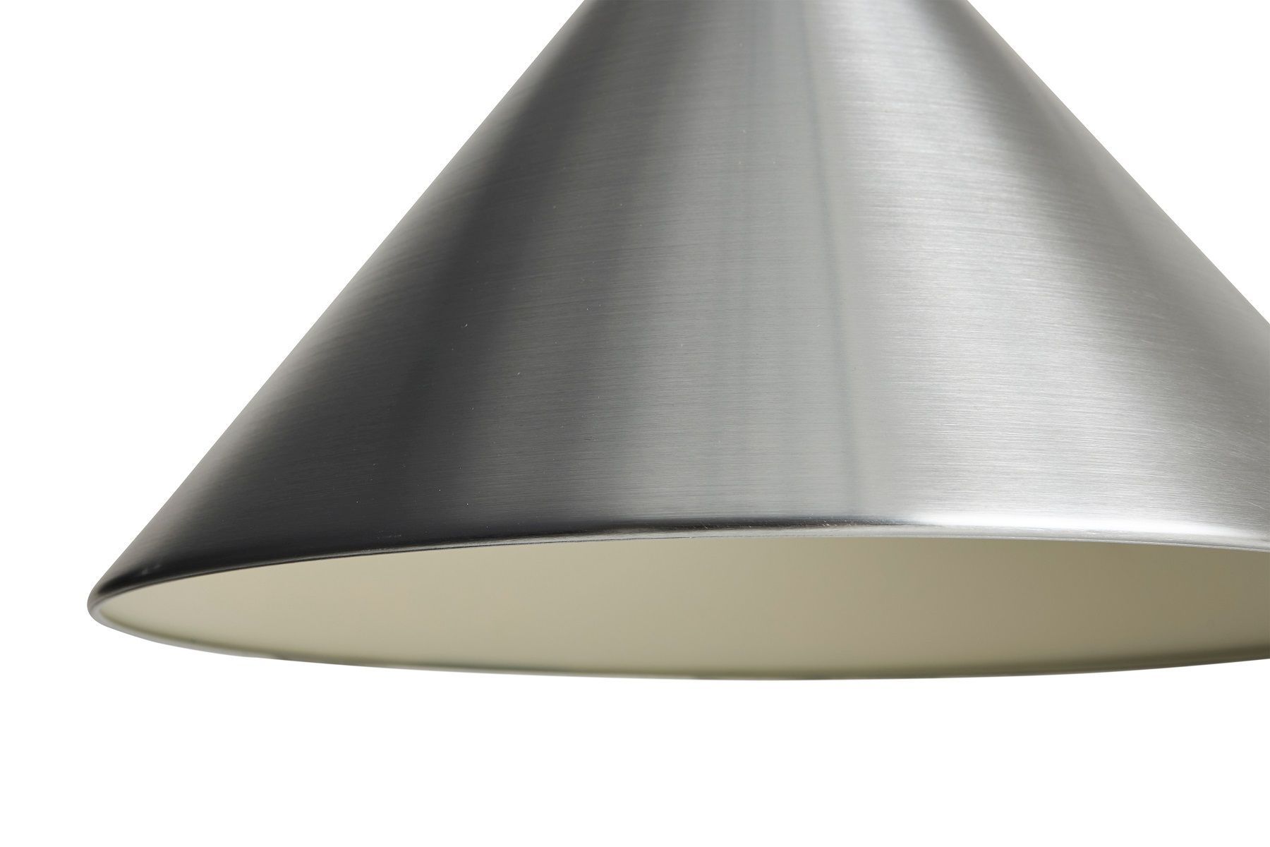 Detailaufnahme der Compass Pendelleuchte 430 von Hay in gebürstetem Aluminium, moderne Hängelampe für Wohnräume.