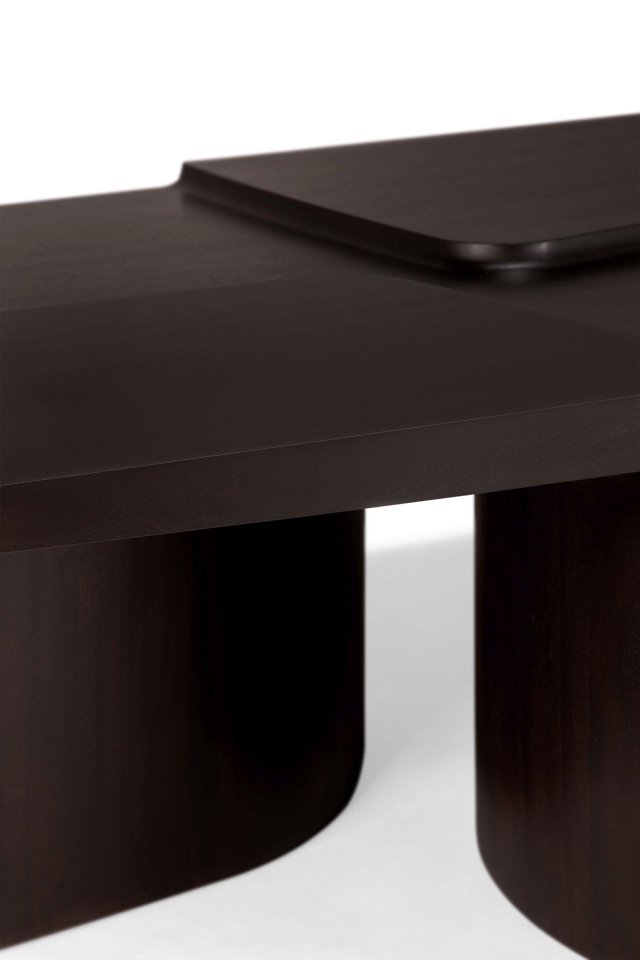Brutalistische salontafel van Ethnicraft