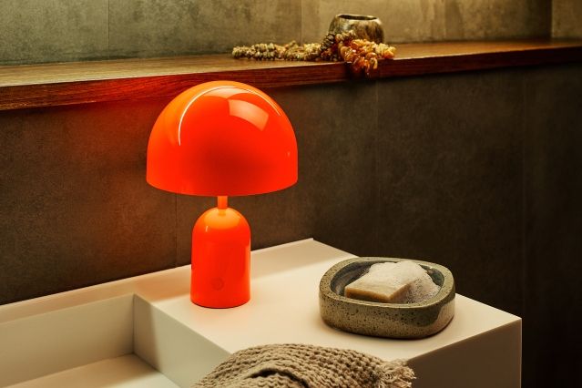 Bell draagbare LED-tafellamp / acculamp / tafellamp Tom Dixon koper