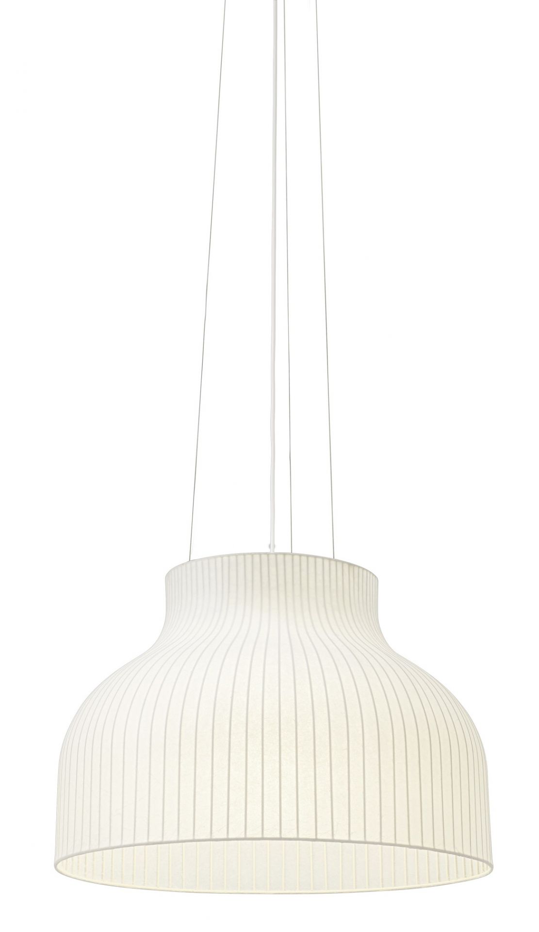 Weiße Strand Pendelleuchte von Muuto mit gerippter Struktur und sanftem Lichtschein. Moderne Hängelampe.