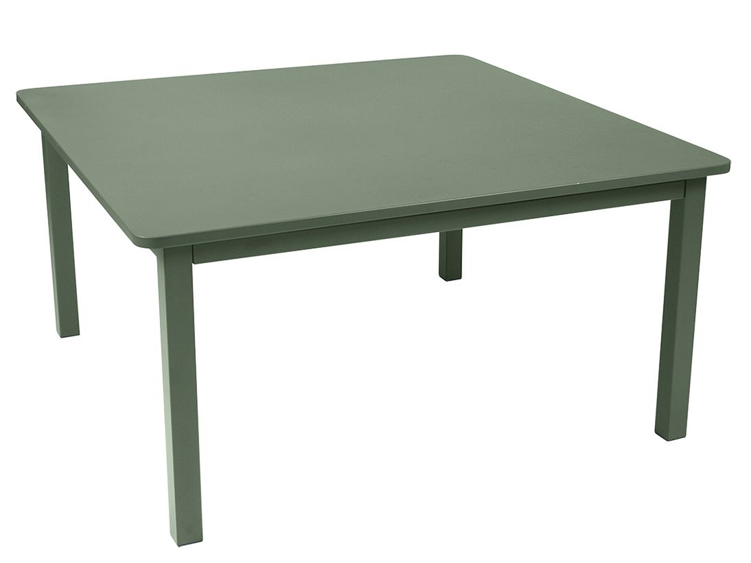 Quadratischer, grüner Craft Tisch von Fermob für den Außenbereich, ideal für Garten und Terrasse.