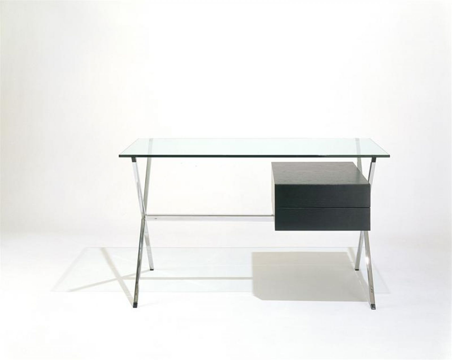 Franco Albini Schreibtisch mit Glasplatte und schwarzer Schublade, modernes Design für Büro und Arbeitszimmer.