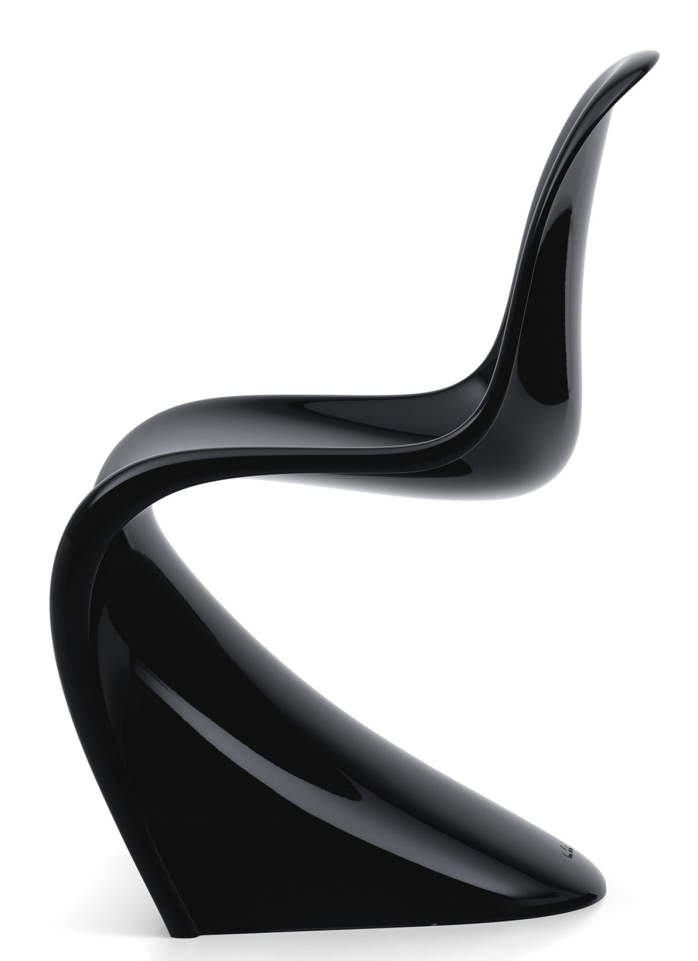 Schwarzer Panton Chair von Vitra, ein moderner Designklassiker, freischwingender Stuhl aus Kunststoff.