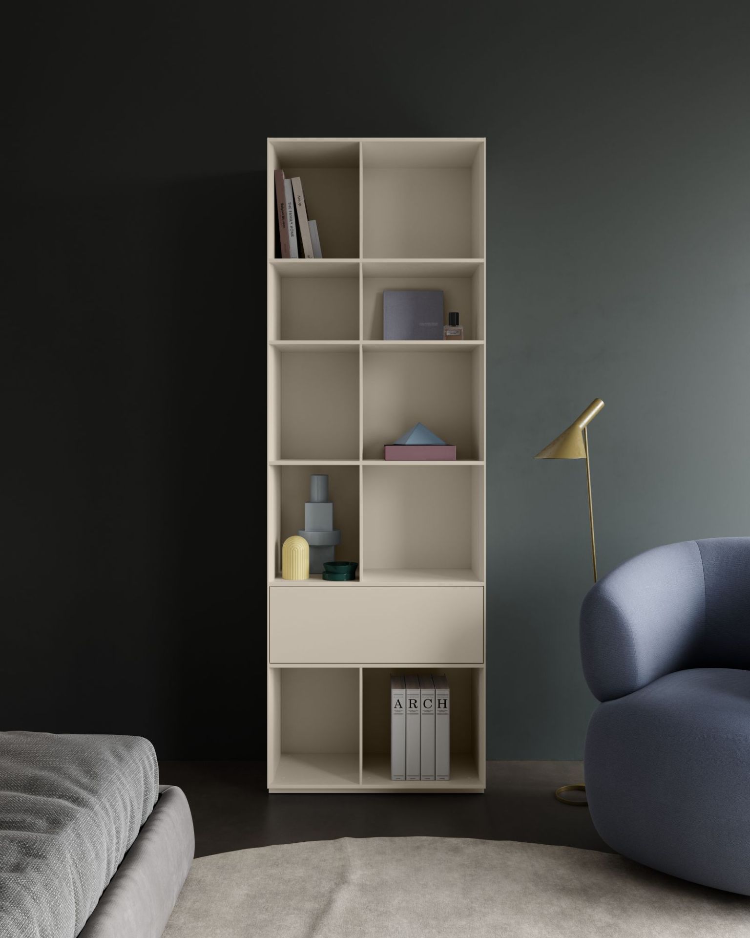 Helles Nex Pur Regal von Piure mit Schublade und offenen Fächern im modernen Wohnzimmer.