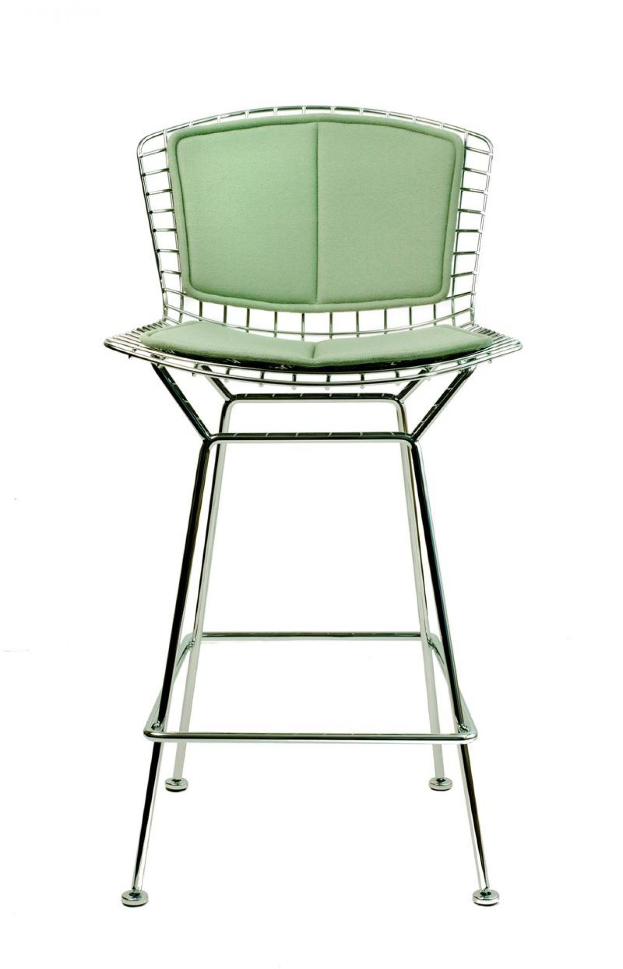 Bertoia Barhocker von Knoll International mit mintgrüner Polsterung und verchromtem Drahtgestell, Frontansicht.