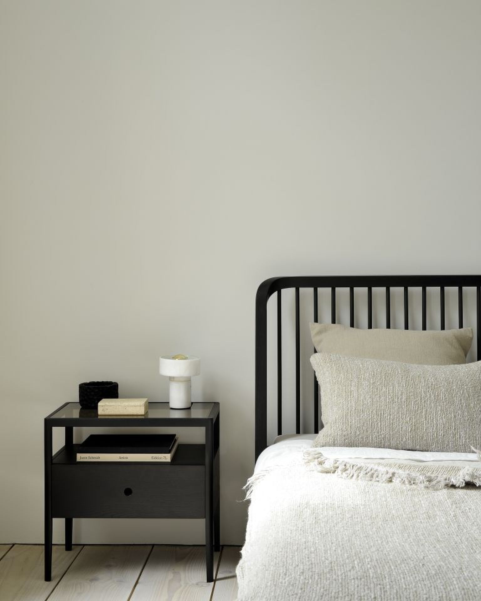 Spindle-bed eikenhout zwart Ethnicraft