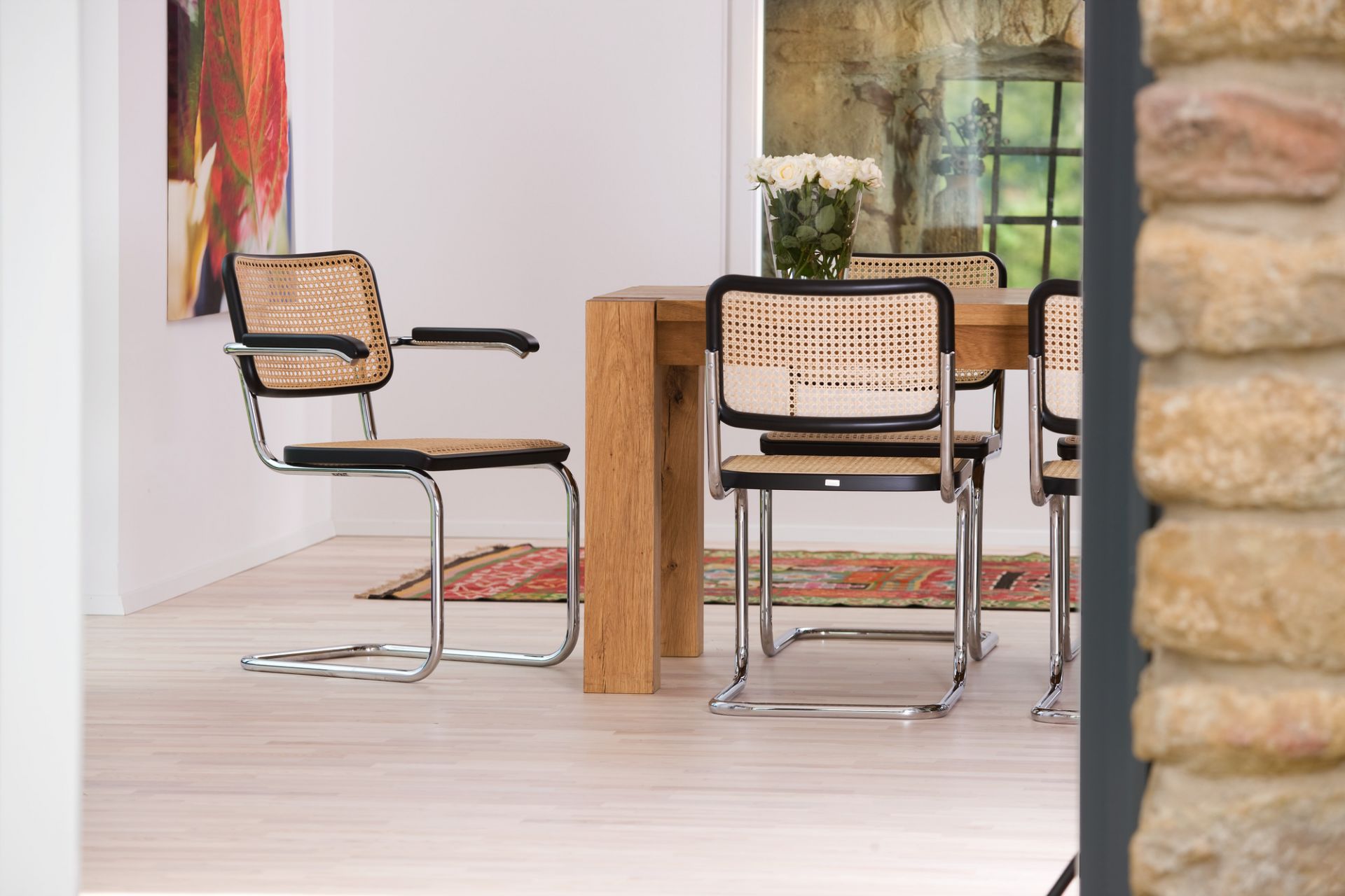 S 64 V Freischwinger Stuhl von Thonet mit Stahlrohr und Buche natur, Chrom Gestell.