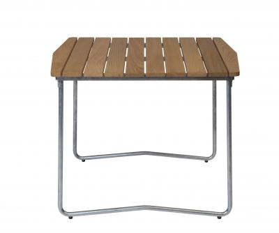 Grythyttan Stalmöbler B31 Eiche Tisch mit Stahlgestell, Gartentisch für den Außenbereich, Detailaufnahme.
