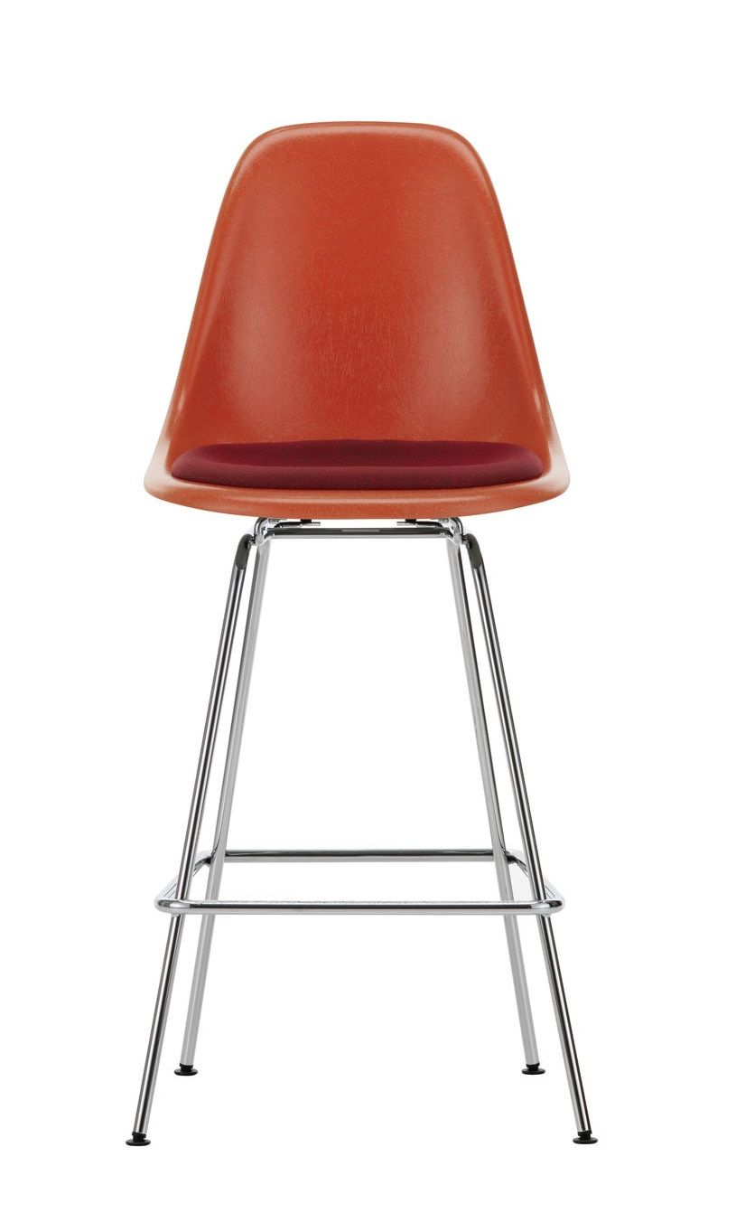 Eames Fiberglass Bar Stool Medium barkruk met zitkussen Vitra