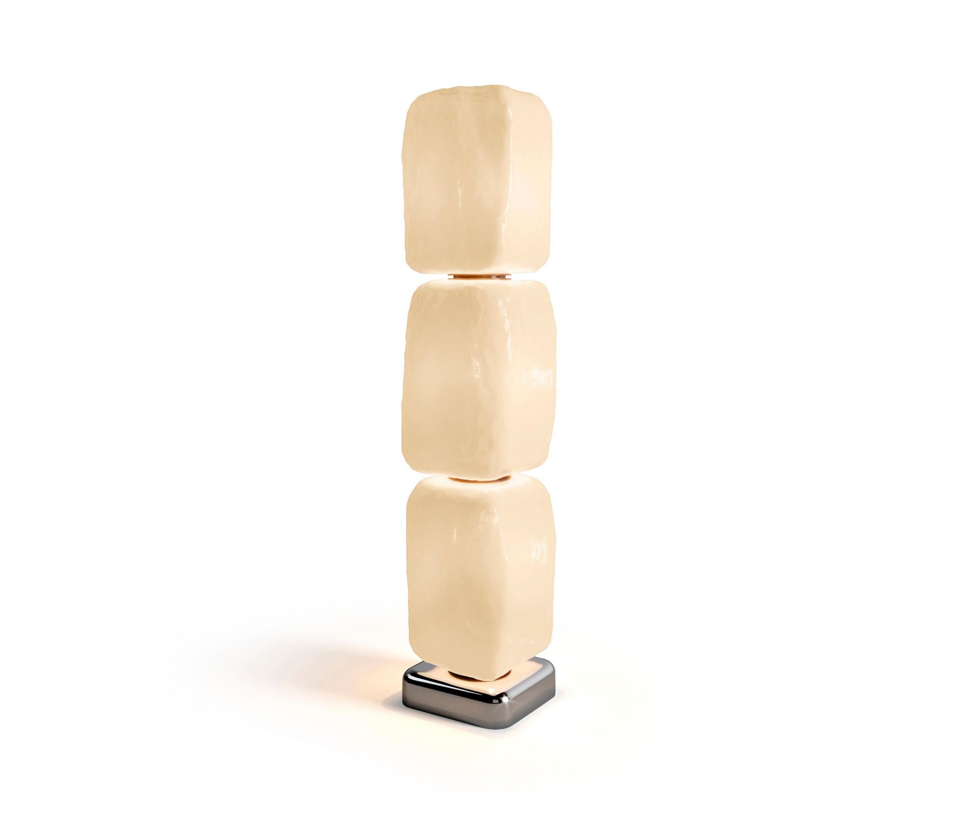 Wax Stone Light Stehleuchte von Cassina mit drei übereinander gestapelten, beigen Leuchtelementen auf einem quadratischen Sockel.