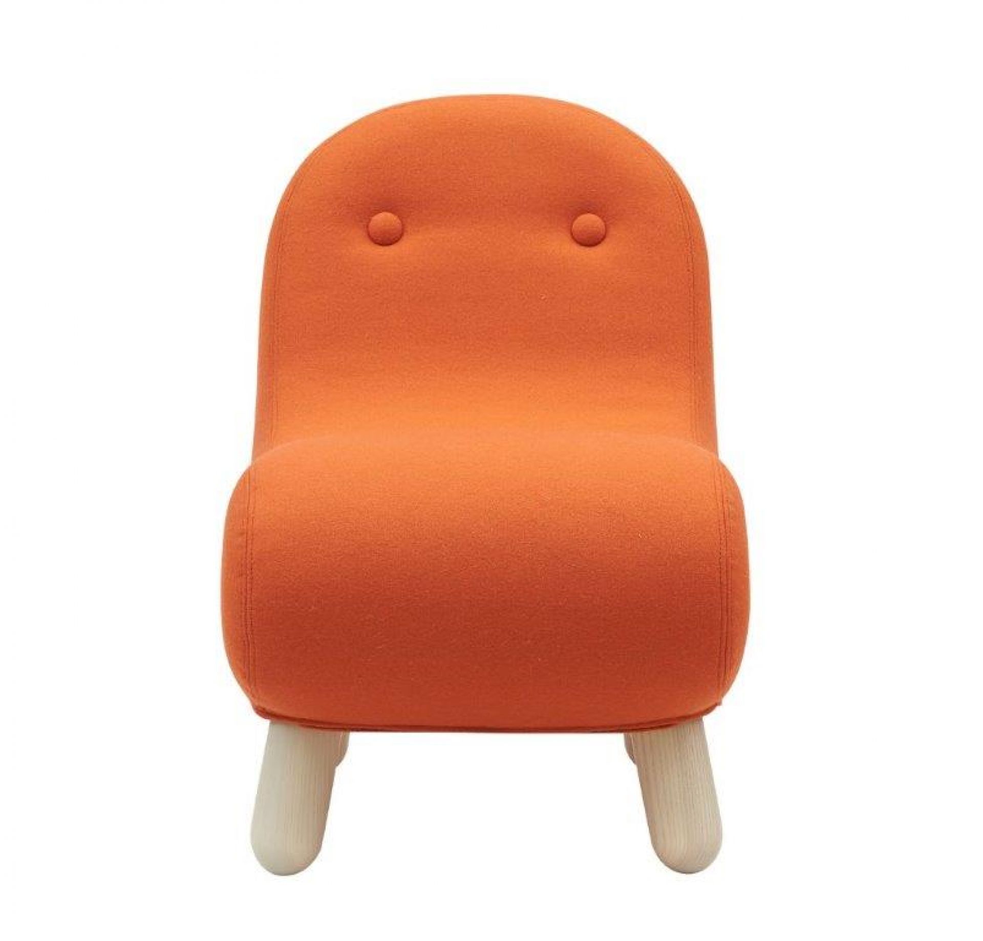 Oranger Bob Sessel mit Knopfdetails und hellen Holzfüßen, moderner Polstersessel für Wohnzimmer und Kinderzimmer.