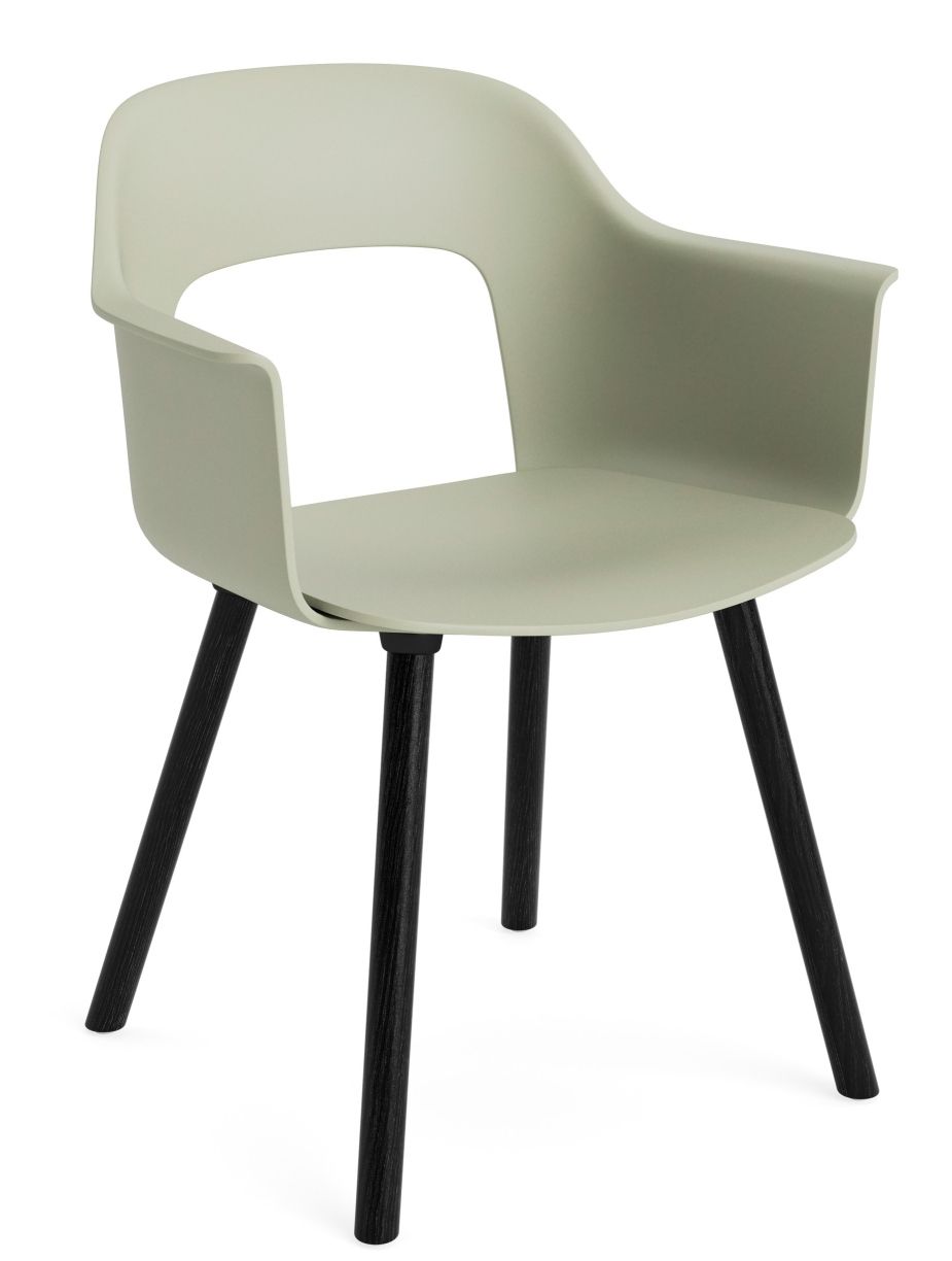 Layout Armchair 221 Armlehnstuhl von Hay in Hellgrün mit schwarzen Holzbeinen, moderner Design Stuhl.