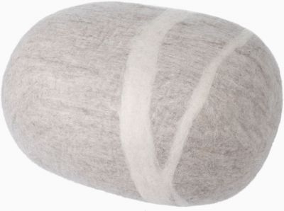 Grauer Filz Kiesel Hocker Béla von myfelt, XL Sitzhocker aus Wolle.