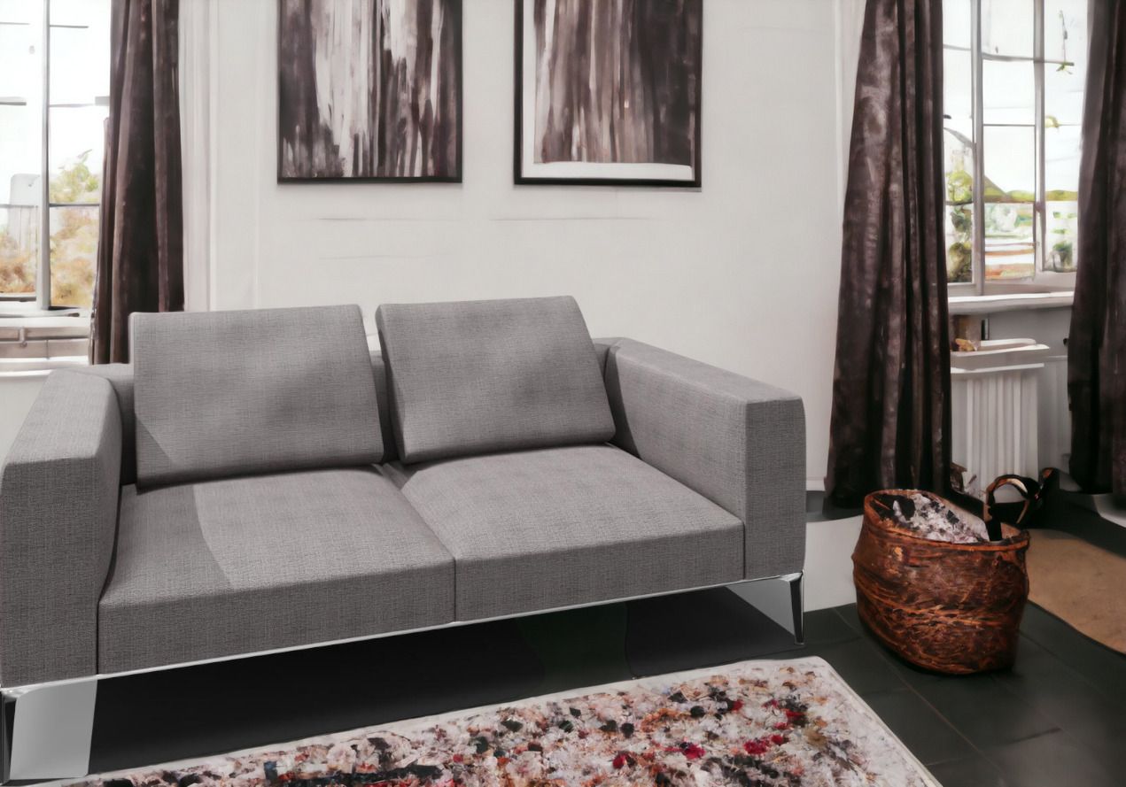 Jaan Living Sofa, 2,5 Sitzer in Hellgrau Leder, modernes Design mit zwei Rückenkissen.
