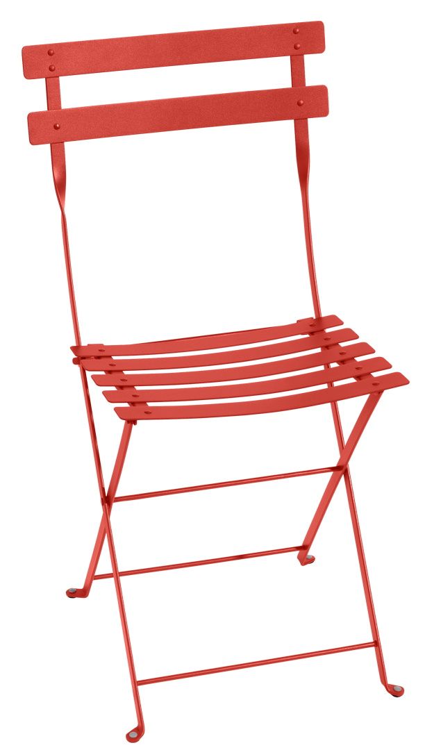 Roter Bistro Gartenstuhl aus Metall von Fermob, ideal für den Outdoor-Bereich.