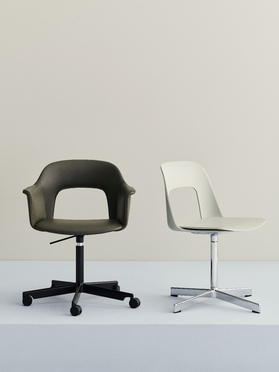 Layout Side Chair 131 stoel met vierpotig draaivoet van Hay