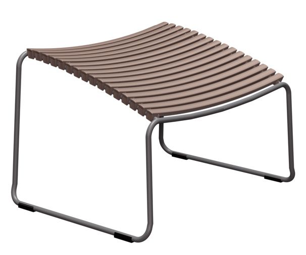 Houe Click Fußhocker für den Außenbereich, modernes Design mit braunen Lamellen und grauem Metallgestell.