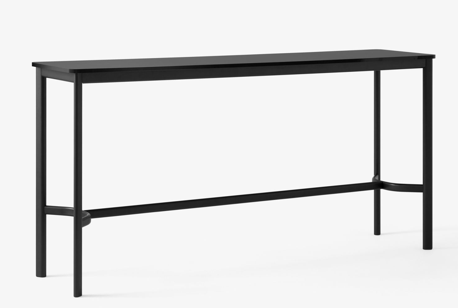 Schwarzer Drip High Table von AndTradition, ein moderner Stehtisch mit minimalistischem Design und Fußstütze.