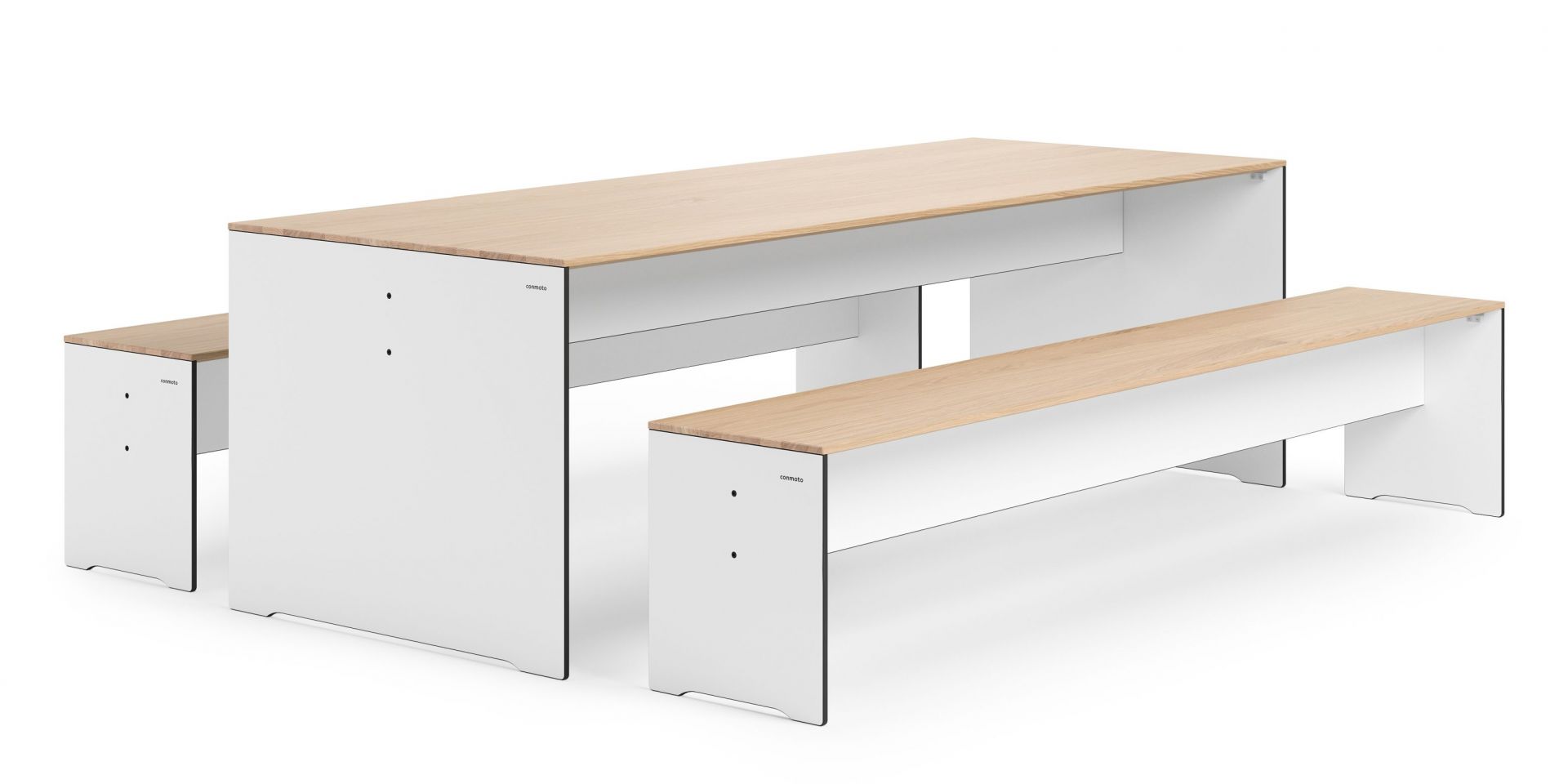 Riva Bank von Conmoto: Moderner Esstisch mit zwei Bänken, Holz und Weiß, für Innenräume.