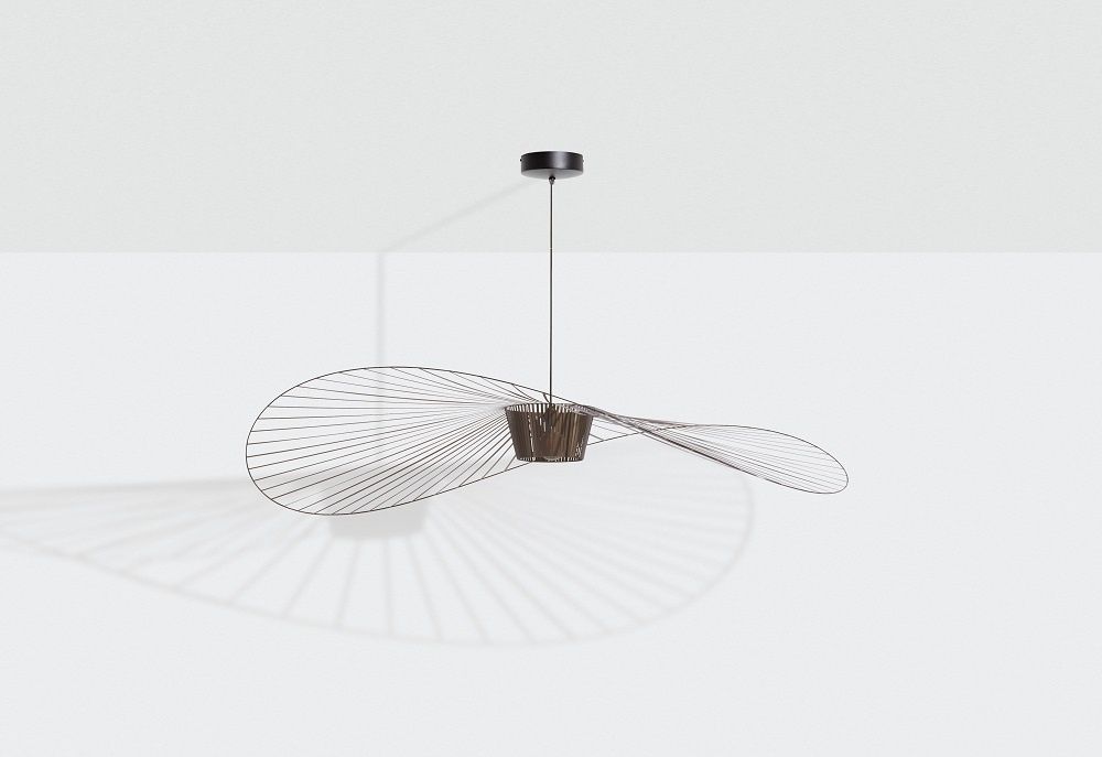 Große bronzefarbene Vertigo Pendelleuchte von Petite Friture mit filigranem Design und besonderem Lichtspiel.