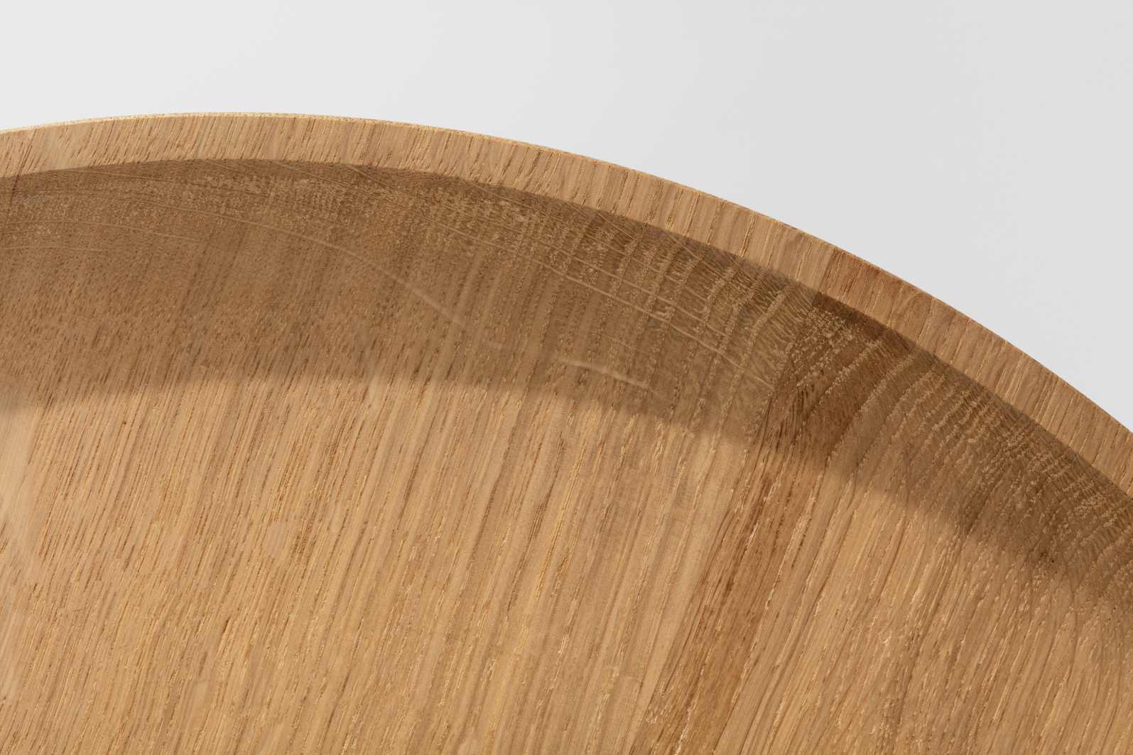 Detailaufnahme der Holzoberfläche des Plaisir Beistelltisches von Zeitraum, H 32 cm, Eiche natur.