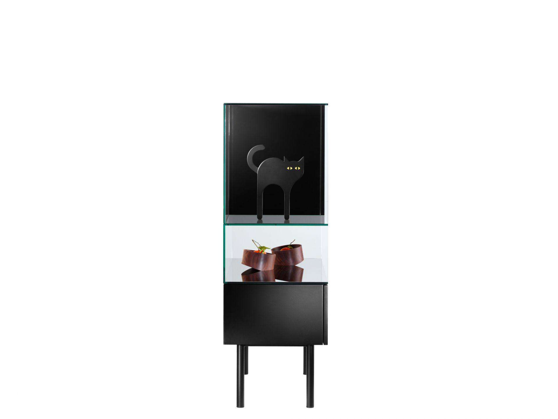 Tecta S4-2 Vitrine: Schwarzer Glasschrank mit Schublade und Dekoration, modernes Möbeldesign für Wohnzimmer und Esszimmer.