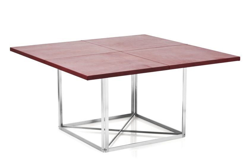 Quadratischer PK 40 Esstisch von Fritz Hansen mit roter Tischplatte und verchromtem Stahlgestell.