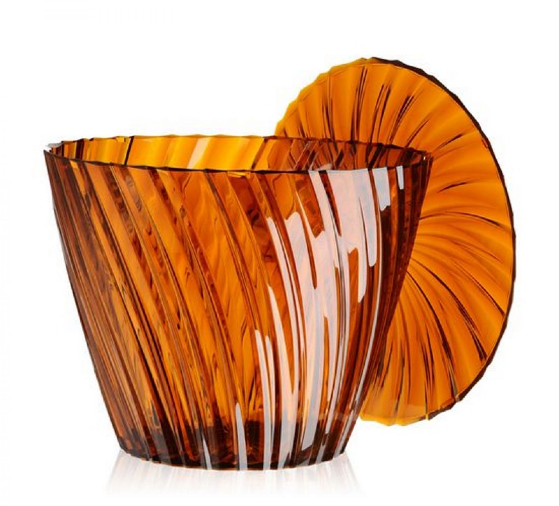 Bernsteinfarbener Kartell Sparkle Hocker/Beistelltisch aus Kunststoff mit gerippter Oberfläche und abnehmbarem Deckel.