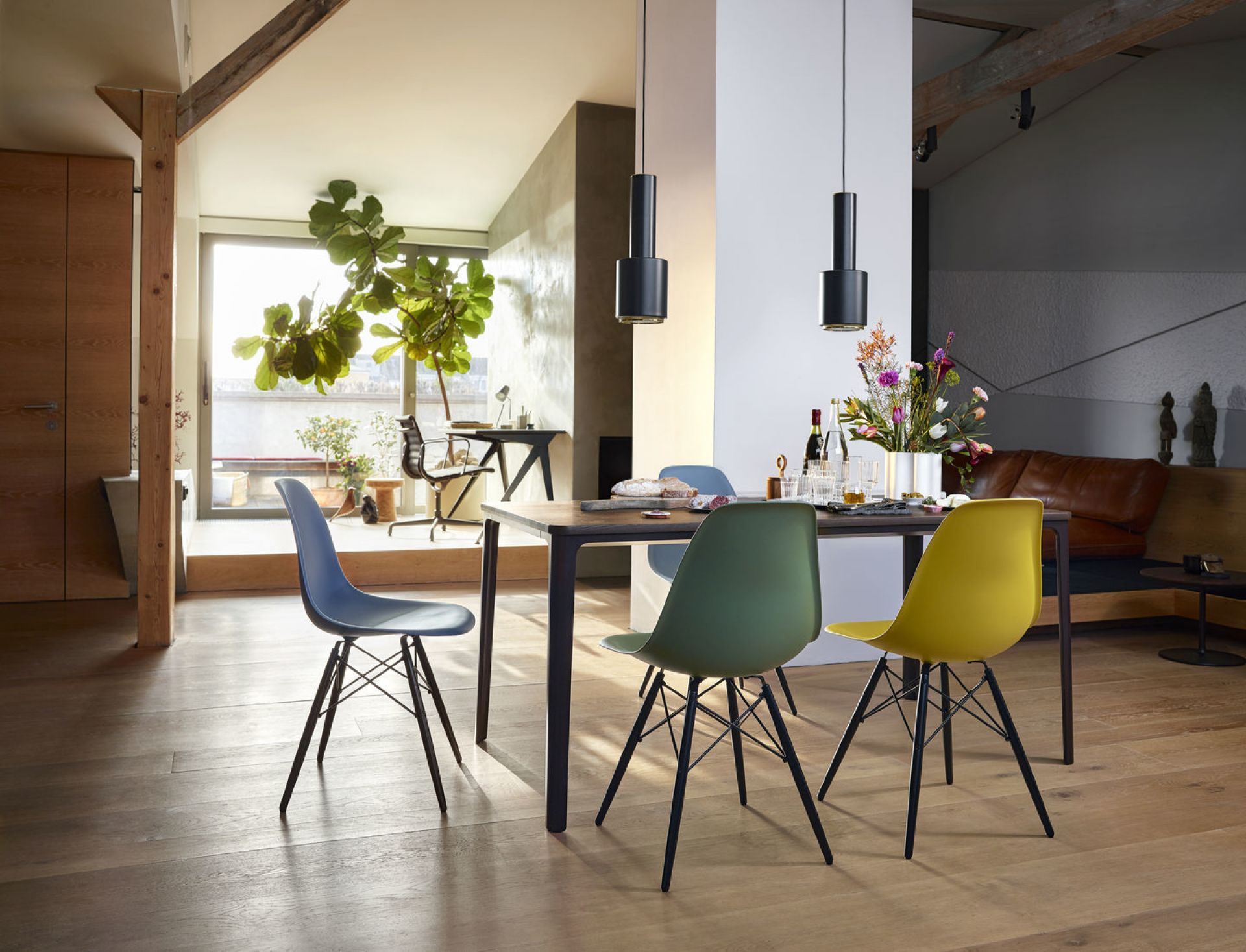 Eames Plastic Side Chair DSW stoel Vitra esdoorn zwart-groen