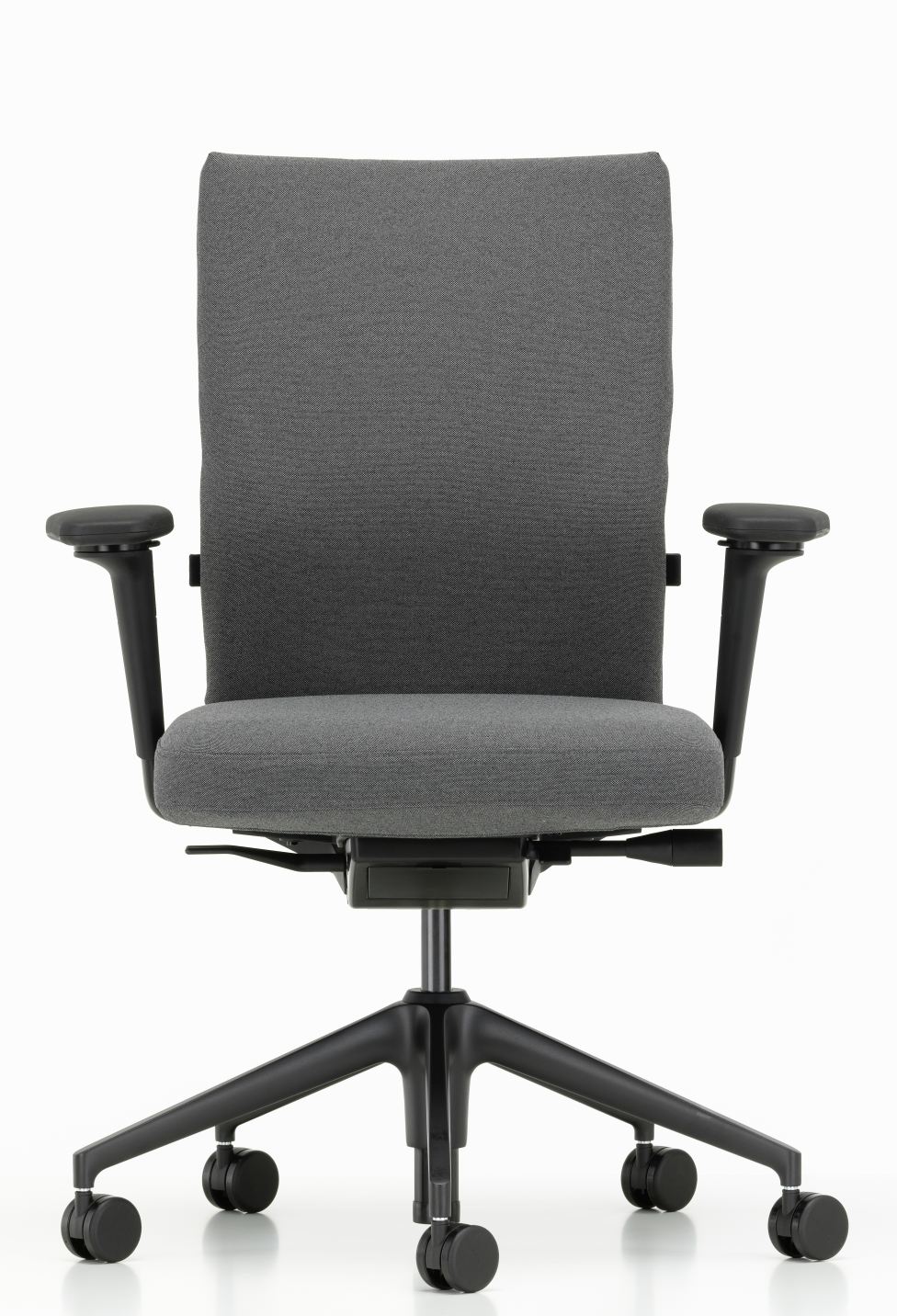 Vitra ID Chair Soft Bürostuhl in Grau mit schwarzem Fußkreuz und Armlehnen, Frontansicht.