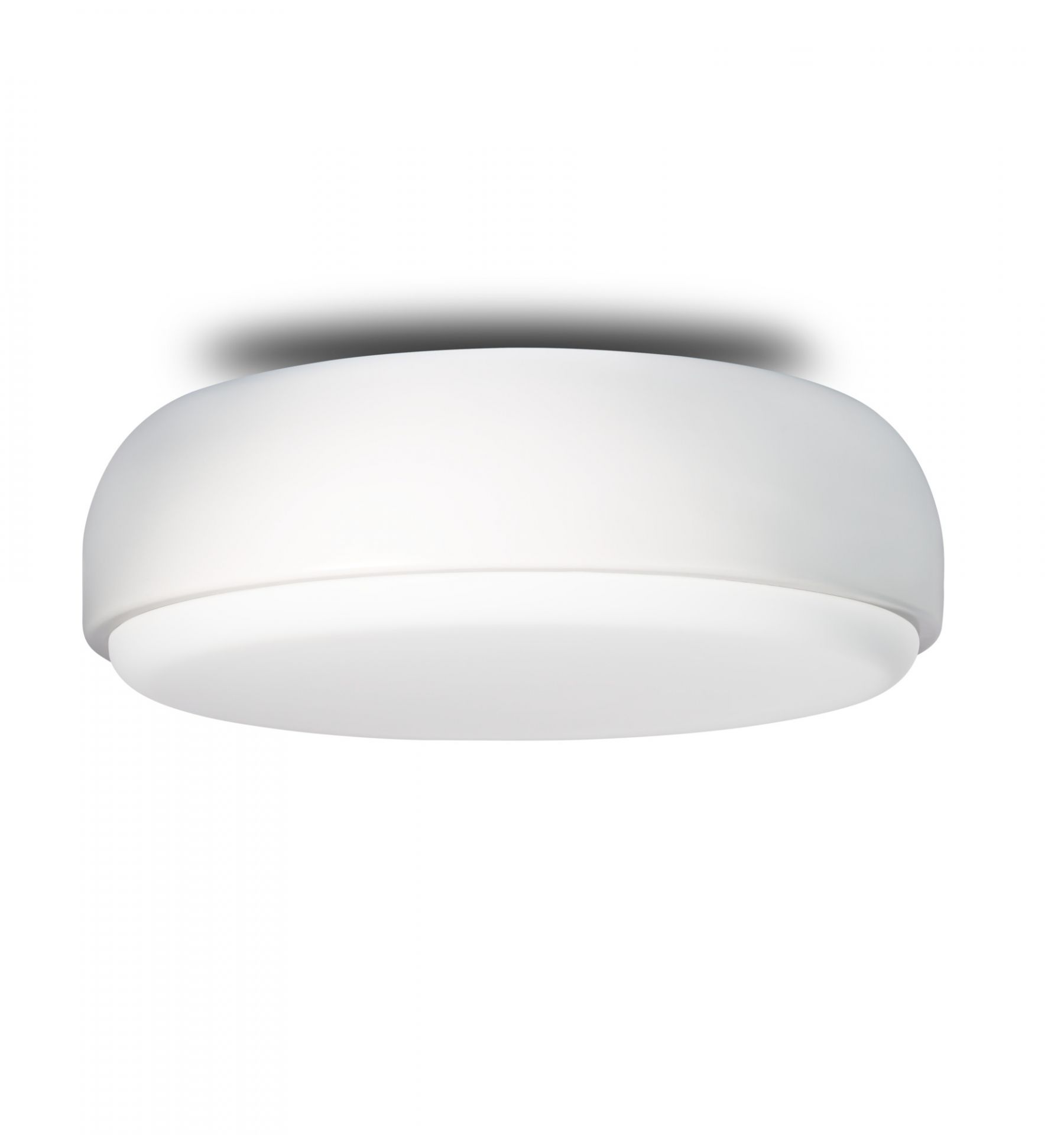 Weiße Over Me Deckenleuchte von Northern. Moderne Deckenlampe für Wohnzimmer und Schlafzimmer.