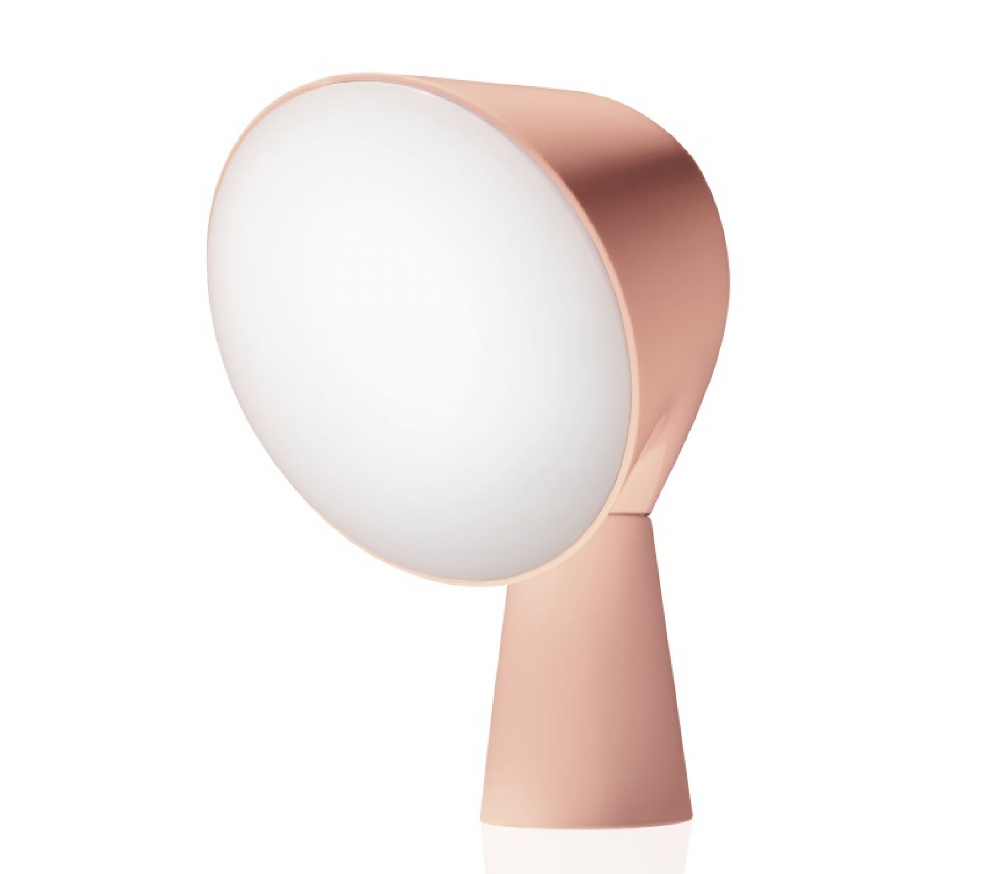 Nahaufnahme der Binic Tischleuchte von Foscarini in Roségold mit weißem Diffusor.