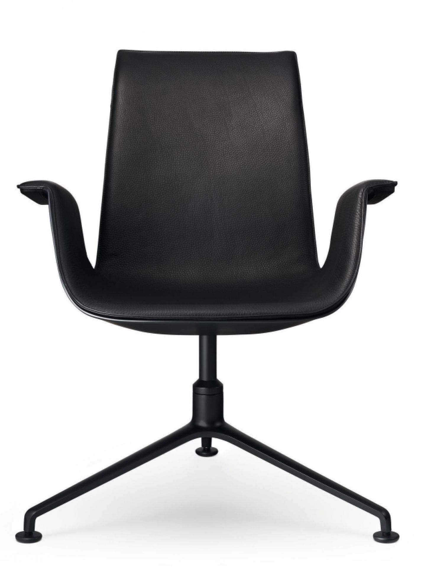 Schwarzer FK Sessel von Walter Knoll mit Lederbezug und Drehfuß, Frontansicht.