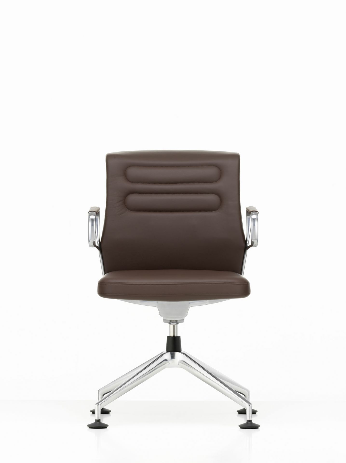 AC5 Meet Bürodrehstuhl von Vitra, braunes Leder, Aluminiumfußkreuz, ergonomischer Drehstuhl für Konferenzräume.