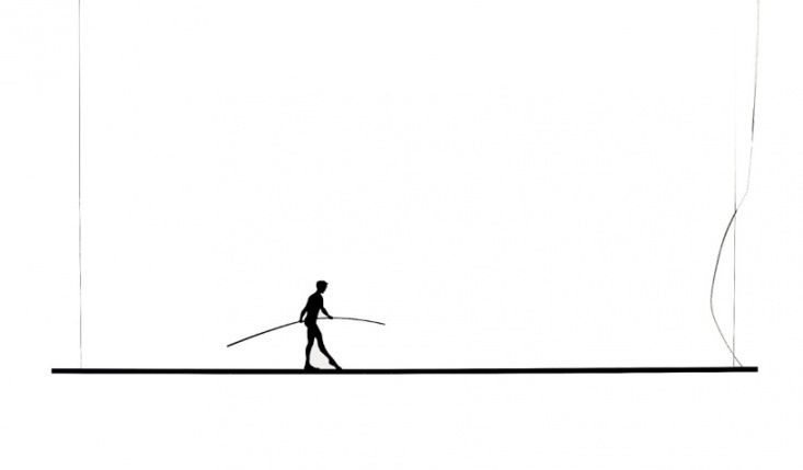 Phil Pendelleuchte von Mogg: Silhouette eines Seiltänzers auf einer schwarzen Linie, minimalistisches Design.