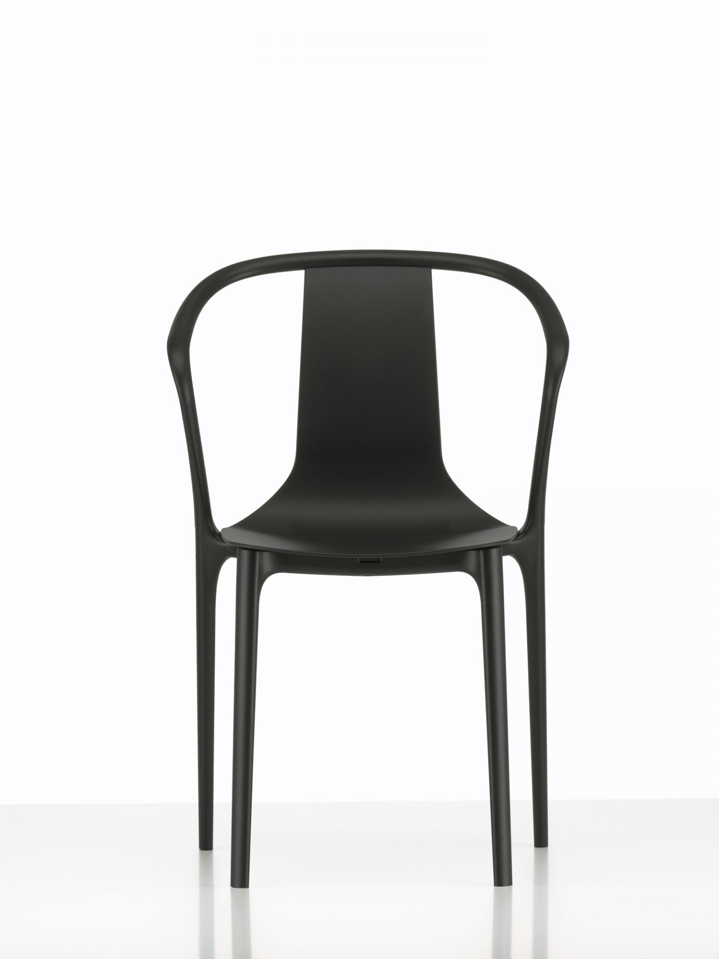 Schwarzer Belleville Chair Plastic Stuhl von Vitra, moderner Kunststoffstuhl für Esszimmer und Wohnbereich.