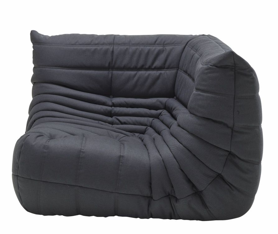Graues Togo Eckteil Sofa von ligne roset, modernes Design Polstermöbel für Wohnzimmer und Lounge.