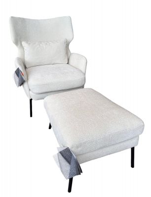 Weißer Seatrelax Sessel mit Ottoman, modernes Design und schwarzen Beinen. Bequeme Sitzgelegenheit für Wohnzimmer.