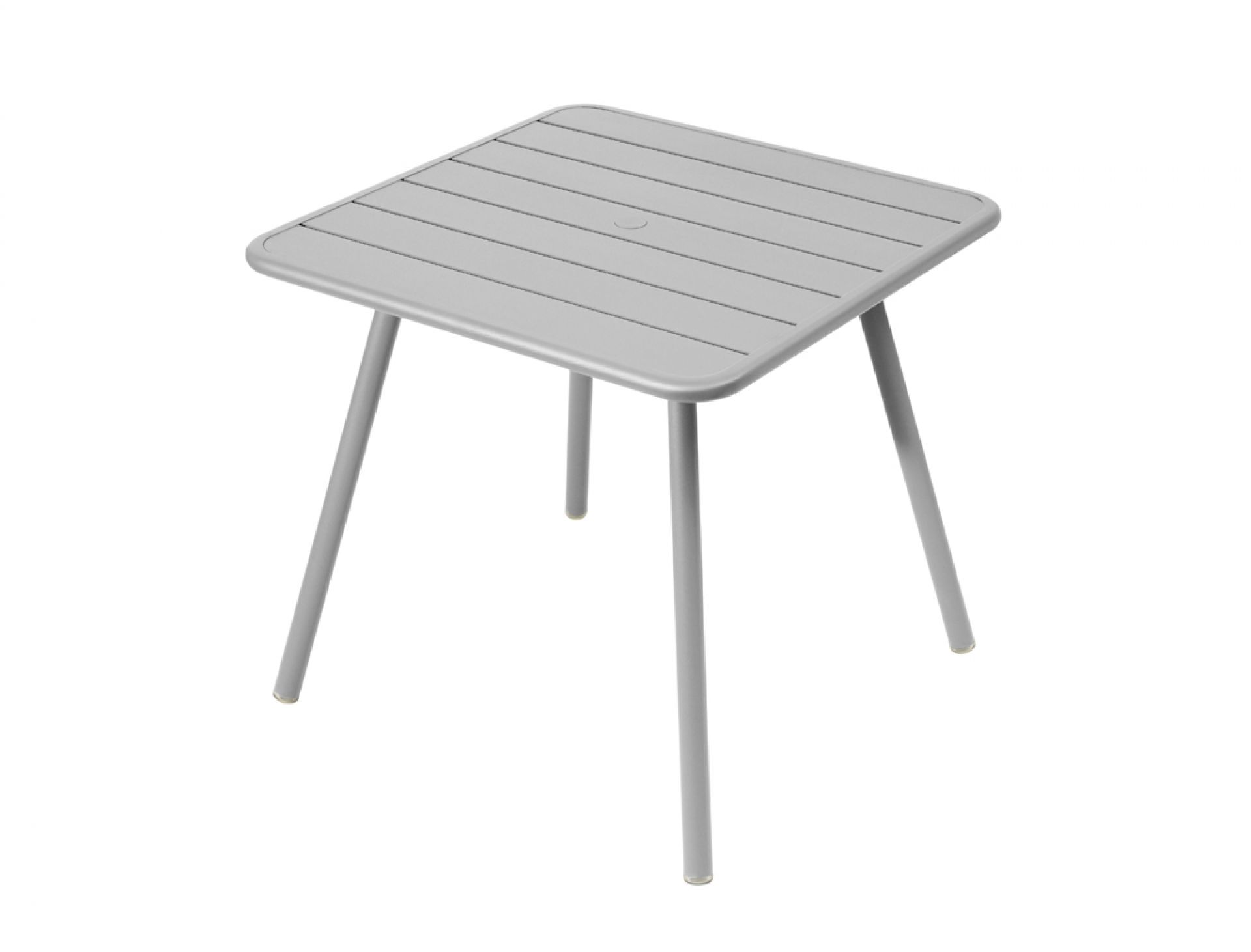 Grauer Luxembourg Outdoor Tisch von Fermob mit Vierfußgestell, ideal für Garten und Terrasse.