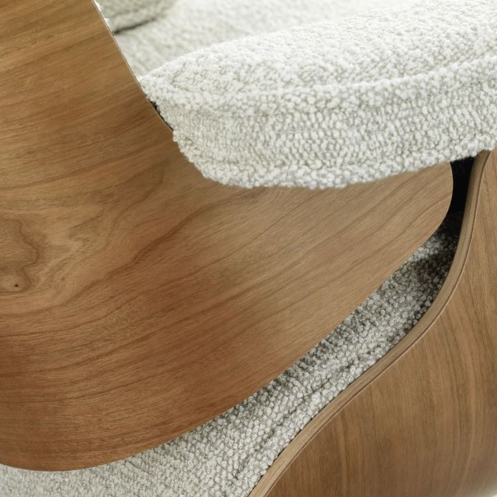 Eames Lounge Chair & Ottoman fauteuil VOORKEURSCOMBINATIE Nubia, cream sand, gepolijst, kersenhout