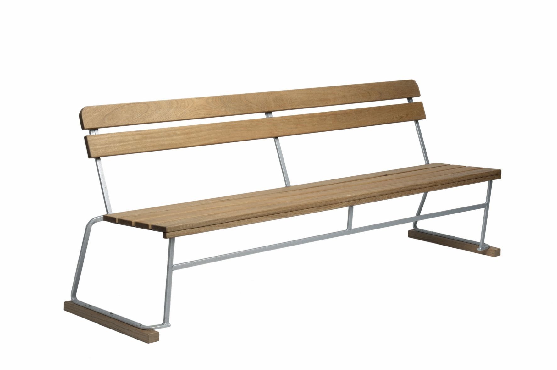 Grythyttan Stalmöbler Sofa Bank: Gartenbank aus Eiche mit Rückenlehne und Stahlgestell.