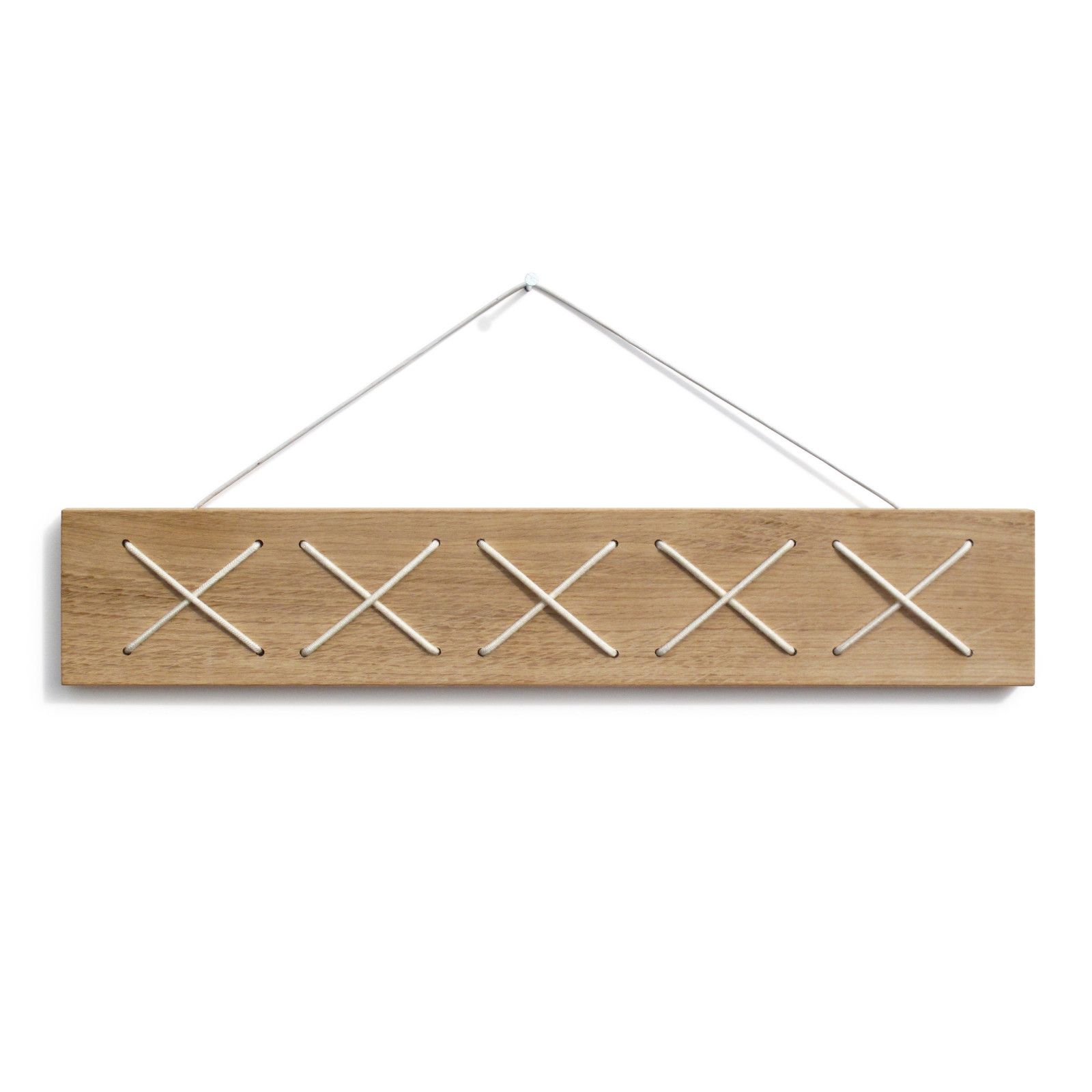 Kräutertrockner aus Holz mit gekreuzten Schnüren zum Aufhängen, ideal zum Trocknen von Kräutern.