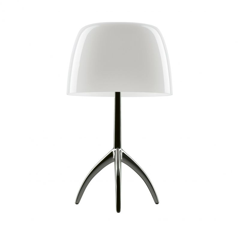 Weiße Lumiere Tischleuchte von Foscarini mit Aluminiumfuß und Dimmer für stimmungsvolles Licht.