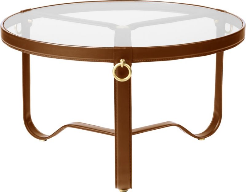 Adnet Couchtisch von Gubi mit runder Glasplatte und braunem Ledergestell. Design Couchtisch.