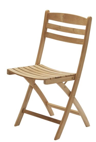 Selandia Stuhl aus Teakholz für den Außenbereich, klappbar und nachhaltig von Skagerak.