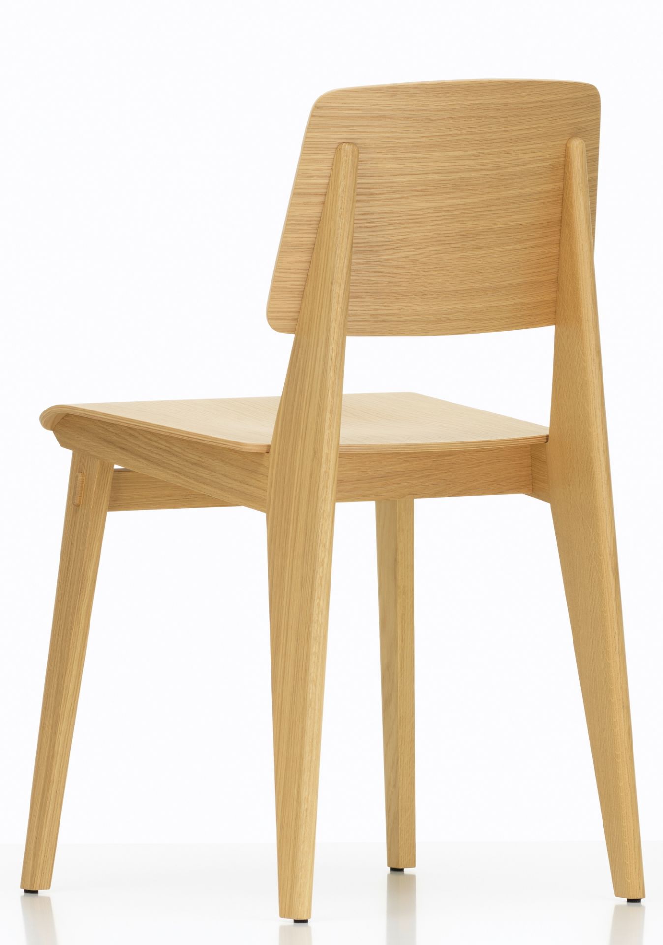 Rückansicht des Vitra Chaise Tout Bois Stuhls, ein moderner Holzstuhl mit klarer Linienführung.