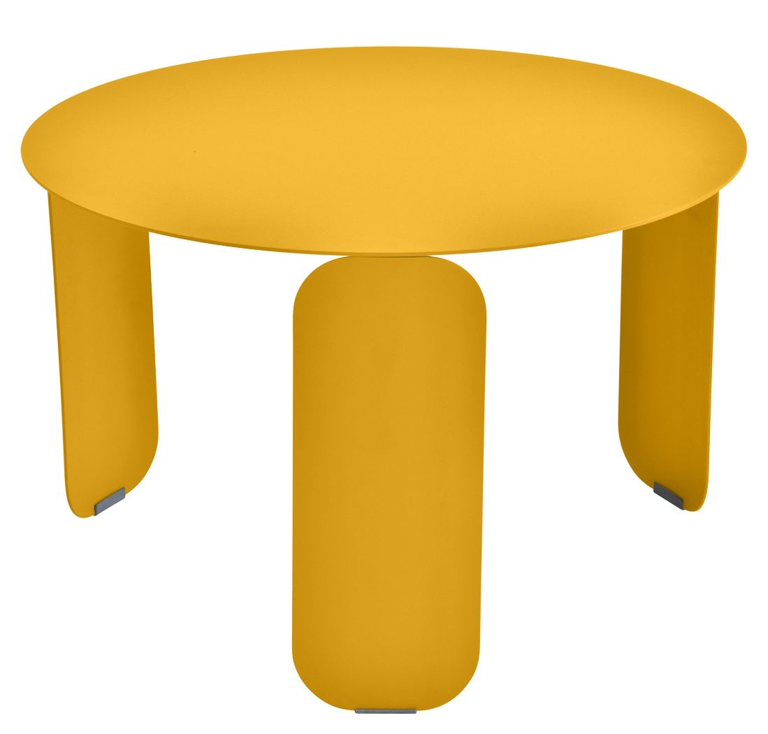 Gelber Fermob Bebop Low Table Outdoor Beistelltisch, moderner runder Gartentisch für Terrasse und Balkon.