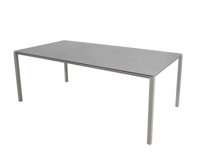 Pure Outdoor Esstisch in Beton Grau/Taupe von Cane-Line: Moderner Gartentisch für den Außenbereich.