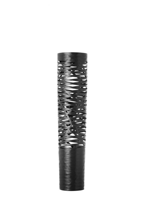 Schwarze, hohe Bodenvase mit modernem, durchbrochenem Design für stilvolle Inneneinrichtung kaufen.