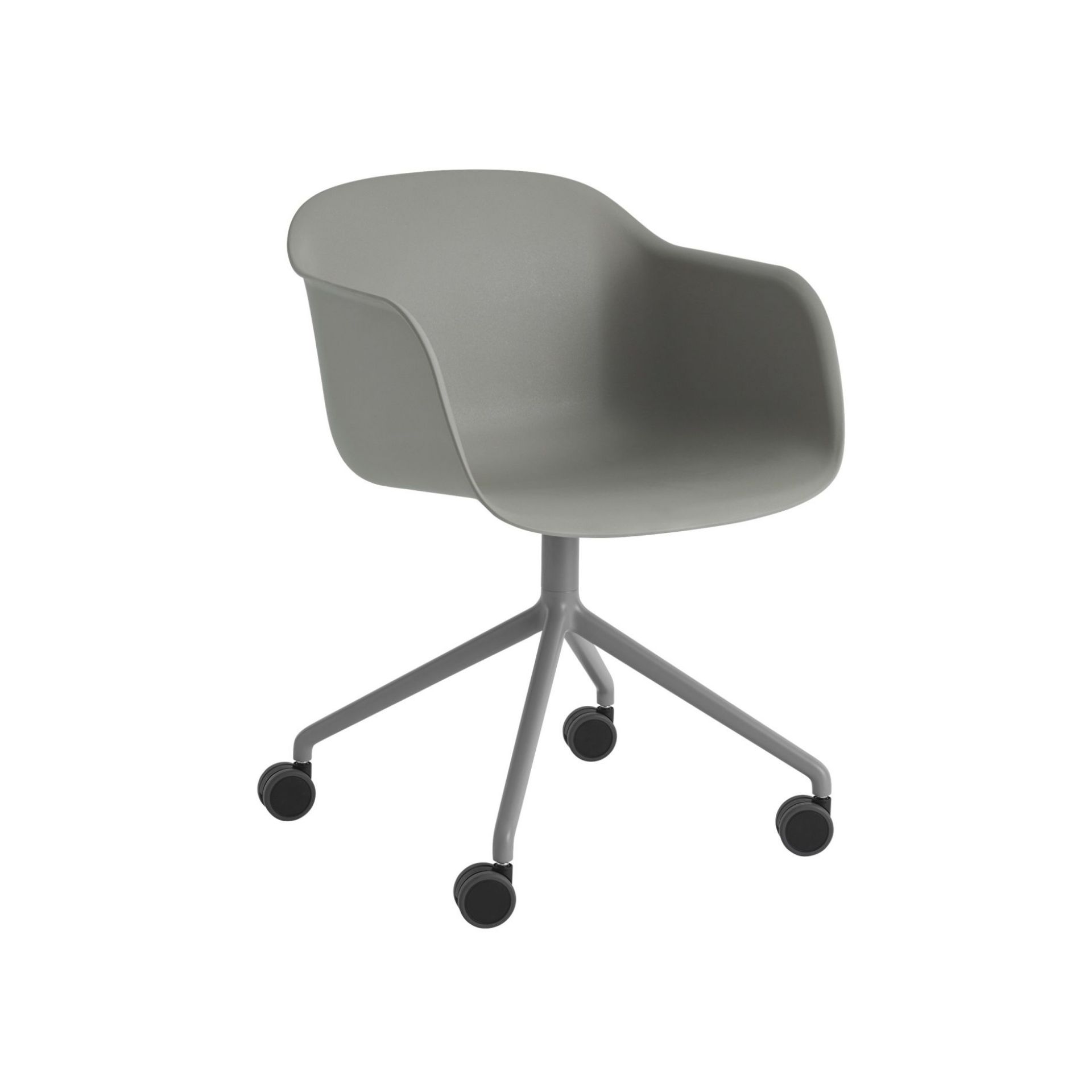 Grauer Fiber Armchair von Muuto mit Drehfuß und Rollen, moderner Bürostuhl für das Homeoffice.